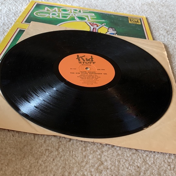 Set of 2 Vintage Vinyl Albums, Shake Your Booty & More Grease, Kid Stuff Records - Picture 15 of 16